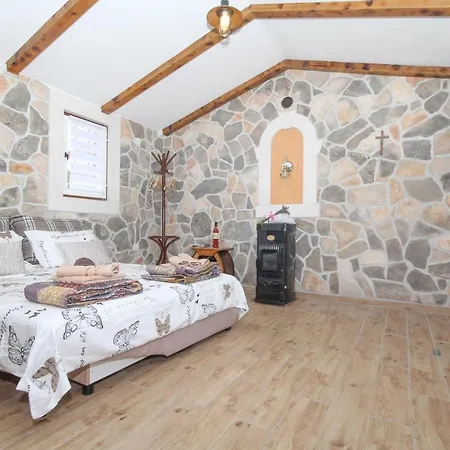 Robinson House Vinka Semesterbostad *