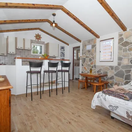 Robinson House Vinka Semesterbostad *