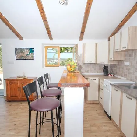 בית נופש Robinson House Vinka *